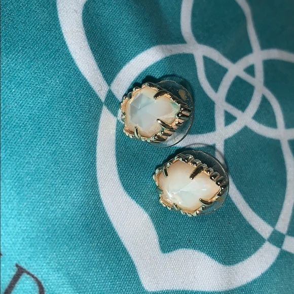 Kendra Scott Tessa Earrings - Picture 2 of 2